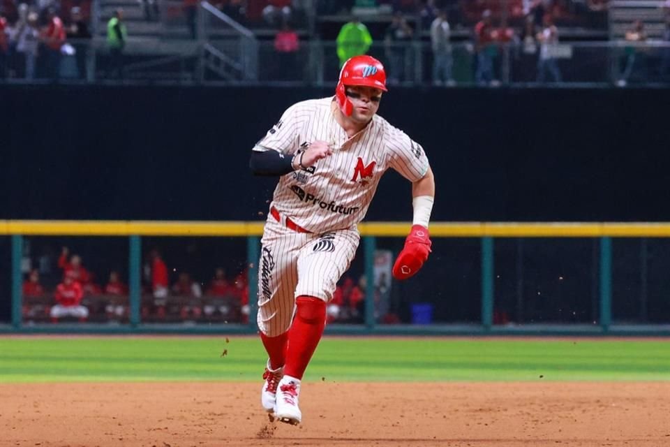 Los Diablos Rojos del México vencieron por paliza de 17-0 a los Sultanes de Monterrey y pusieron 2-0 la Serie del Rey a su favor.