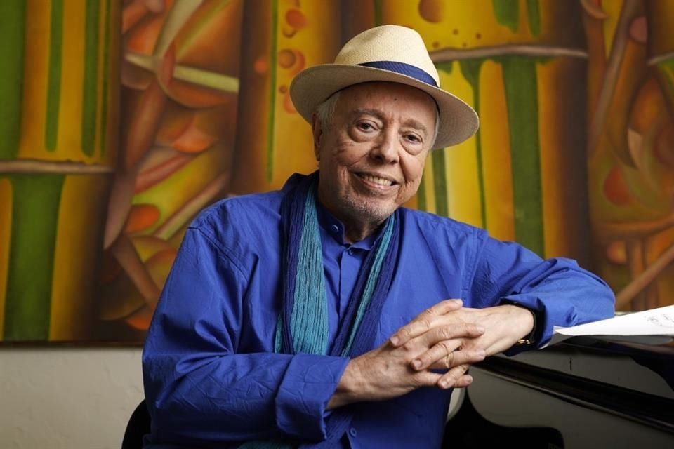 El músico brasileño Sérgio Mendes, pionero de la bossa nova, murió a los 83 años por complicaciones de Covid prolongado.