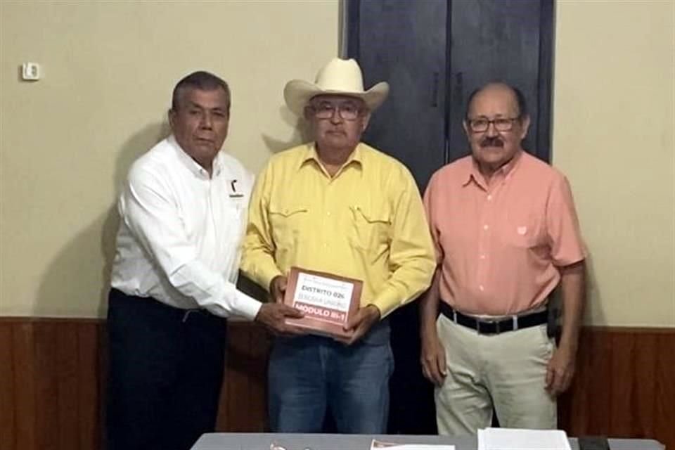 El acto de entrega se llevó a cabo en el municipio de Díaz Ordaz, en la frontera chica del Estado.