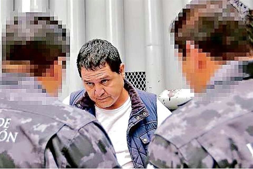 Gildardo López Astudillo 'El Gil' fue detenido por agentes de la Policía Federal Ministerial en la Calle Morelos, a una cuadra de la Penitenciaría de Santa Martha Acatitla, en la Ciudad de México.