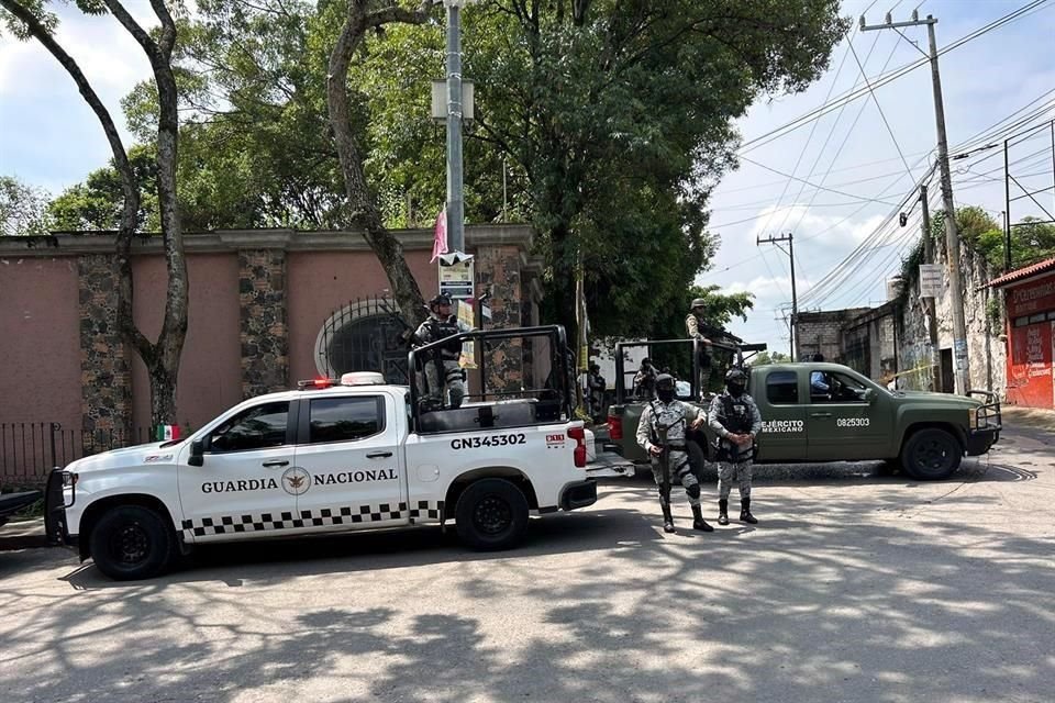 Más de cien agentes de la Guardia Nacional, Ejército Mexicano, Policías y la Fiscalía llegaron a la zona.