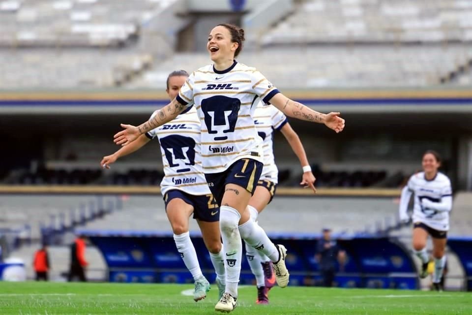 Stephanie Ribeiro tuvo un día de ensueño en Ciudad Universitaria al anotar tres goles en la victoria de las Pumas por 4-2 sobre Atlas.