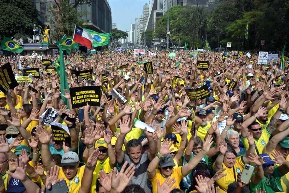 Simpatizantes de Jair Bolsonaro atestaron el sábado el principal bulevar de Sao Paulo para efectuar un mitin por el Día de la Independencia.