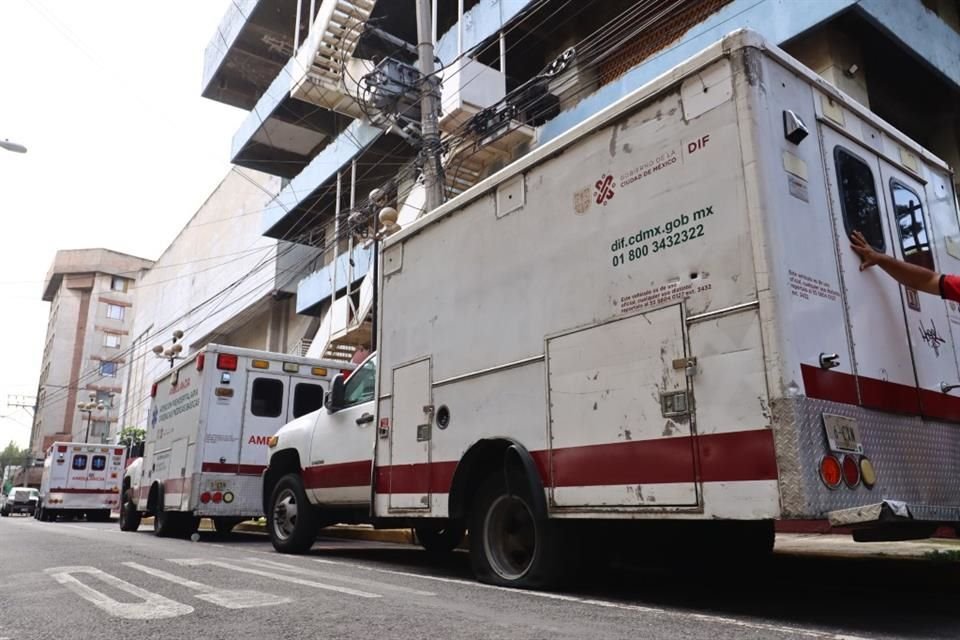 'Era un cine muy bonito, pero no sé qué pasó y de repente se vinieron a meter las ambulancias aquí y después lo hicieron del DIF', indicó una vecina.