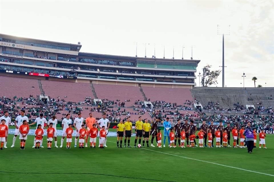 Mala entrada en el Rose Bowl.