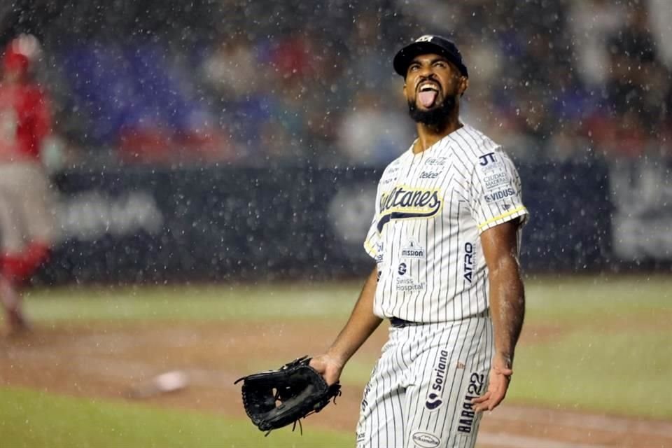 La lluvia no dejó seguir más el partido, que se encontraba en la séptima alta.