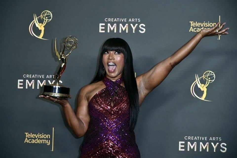 Angela Bassett consiguió este sábado la estatuilla a Mejor Narración en los Creative Arts Emmys 2024.