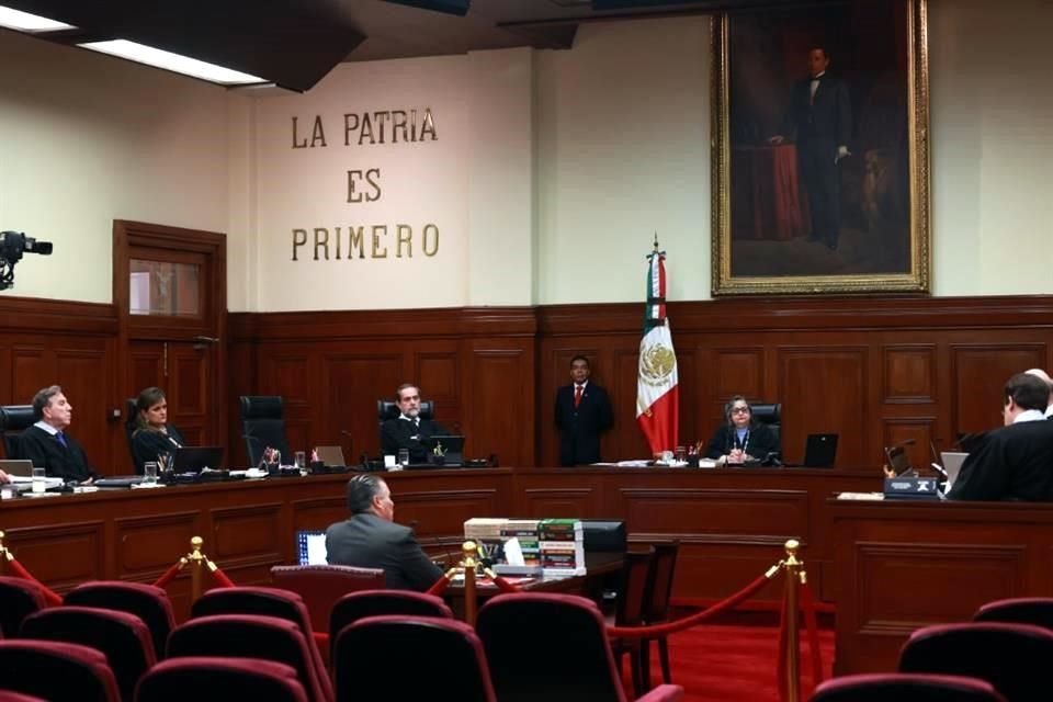 La Suprema Corte se encuentra dividida entre una amplia mayoría que rechaza la reforma, y un grupo de ministras que la respalda.