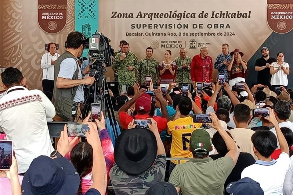 López Obrador encabezó la supervisión de obras de la zona arqueológica de Ichkabal.