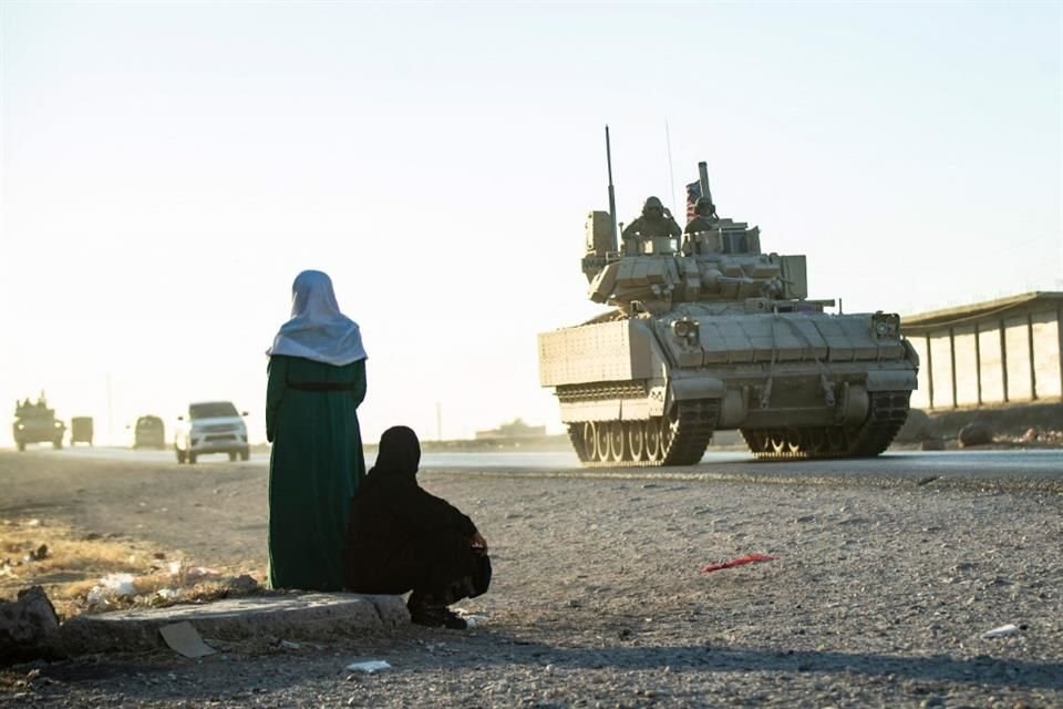 Fuerzas estadounidenses patrullan cerca de la frontera de Siria con Turquía, el 3 de septiembre del 2024.