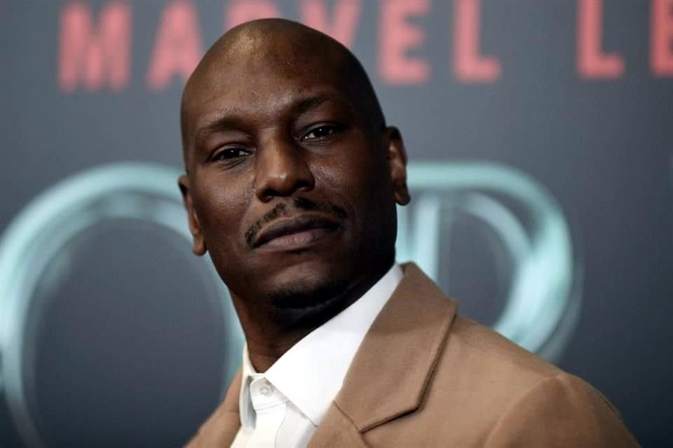 De acuerdo con el medio TMZ, Tyrese, de 45 años, asistió a una audiencia este lunes por la mañana y terminó esposado por las autoridades locales.