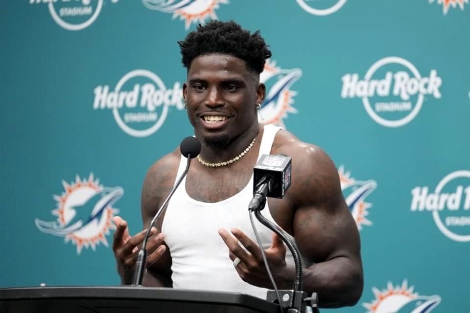 Tyreek Hill dijo ser respetuoso con los oficiales y que no entendió la razón por la que fue esposado.