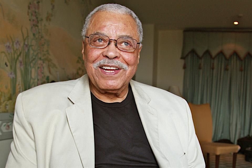 James Earl Jones murió en su casa.