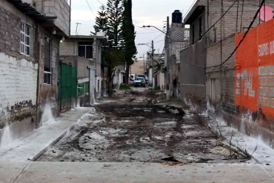 Las brigadas de apoyo comenzaron con la desinfección, tras varias semanas bajo el agua.