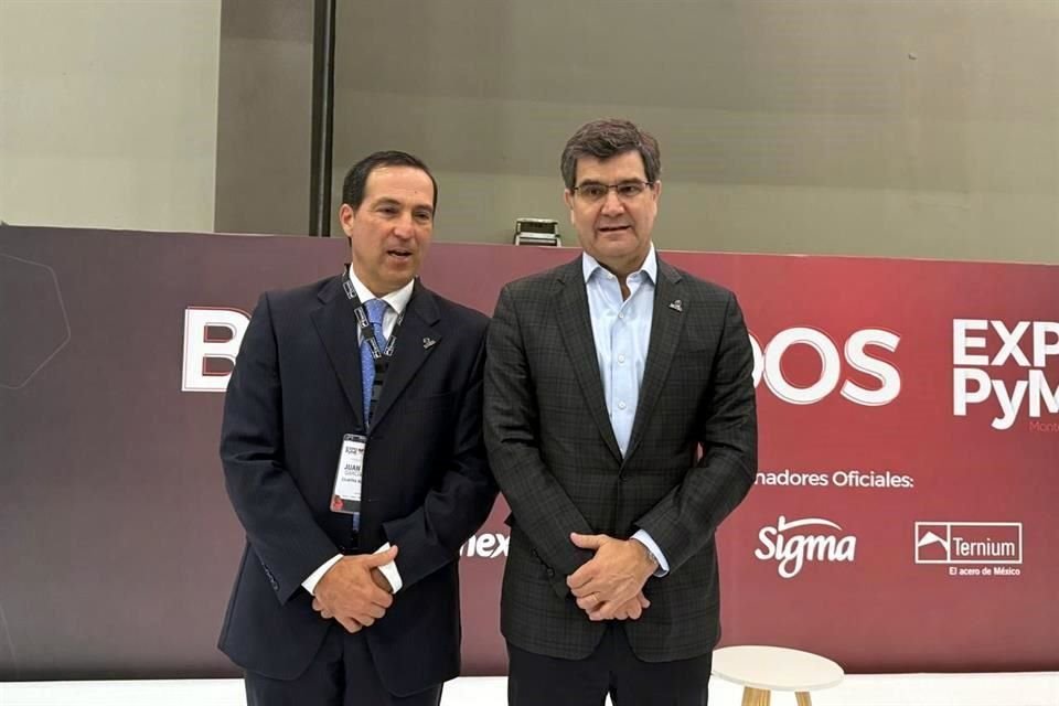 Durante la inauguración de la Expo Pyme 2024, el presidente de la Caintra NL, Máximo Vedoya (Der.), pidió deducir un 50 por ciento los trámites de las pymes y digitalizar el 80 por ciento de ellos.