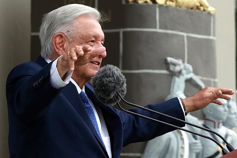 En su mensaje, el Presidente López Obrador agradeció el apoyo que recibió por parte de las fuerzas armadas.