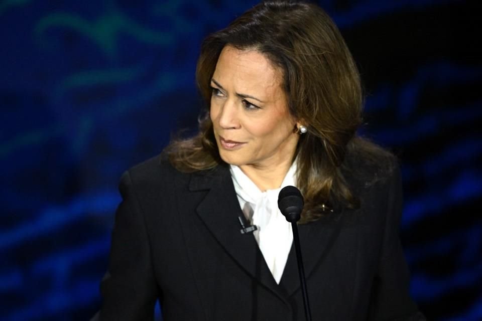 La Vicepresidenta Kamala Harris durante el debate presidencial en Filadelfia.