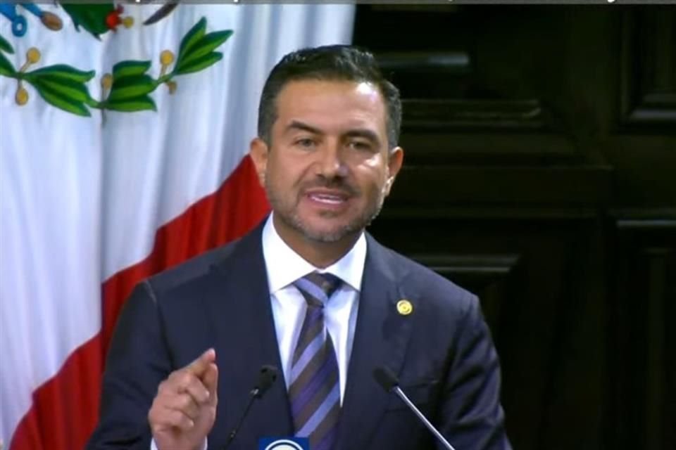 Miguel Ángel Yunes dio el voto decisivo a favor de la reforma judicial.