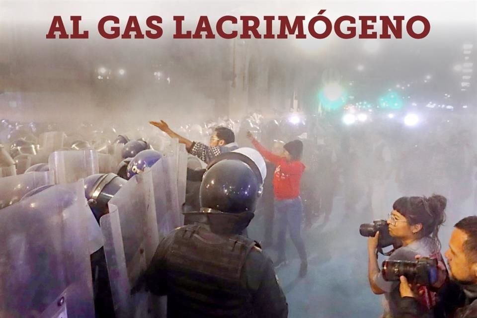 Por la noche, la sede alterna en Xicoténcatl fue resguardada por policías y contuvieron las manifestaciones con gases lacrimogenos.