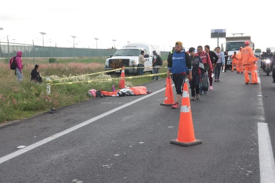 Servicios de emergencia acudieron al sitio y trasladaron a los lesionados a un hospital cercano. 