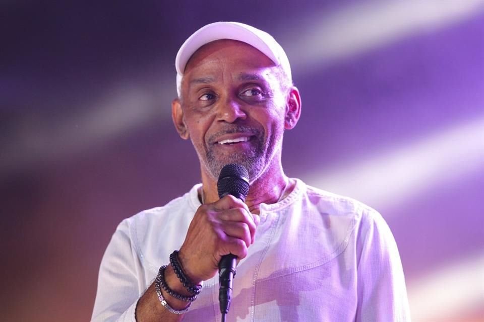 El cantante Frankie Beverly, ícono del soul y R&B, murió a los 77 años, anunció su familia a través de un comunicado.