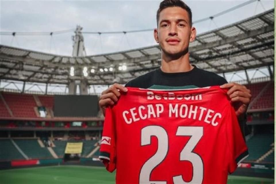 César Montes está listo para su nueva aventura en el futbol europeo, pues ya fue presentado como nuevo jugador del Lokomotiv de Moscú.