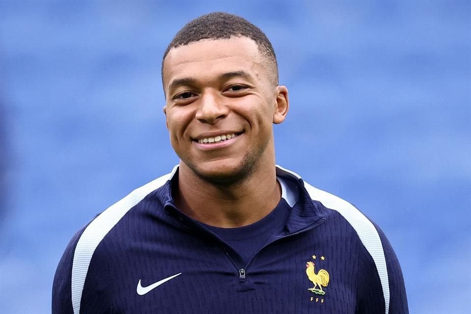 La comisión jurídica de la Liga francesa ordenó al PSG pagarle a Kylian Mbappé los 55 millones de euros que reclamaba por adeudos.