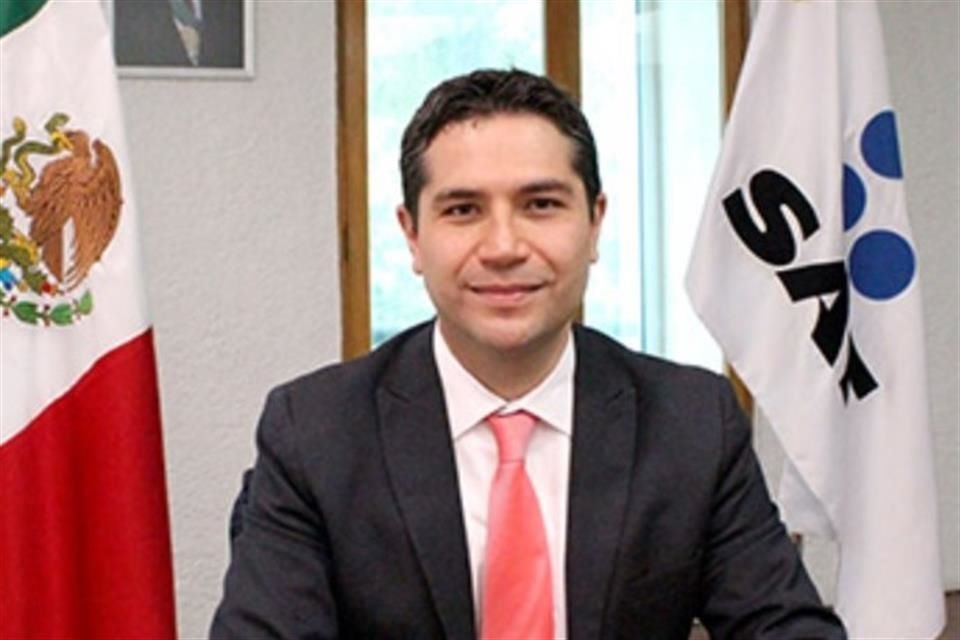 Antonio Martínez permanecerá como titular del SAT.