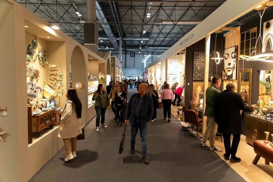 A lo largo del recinto ferial los visitantes pueden ver las mejores propuestas de decoración.