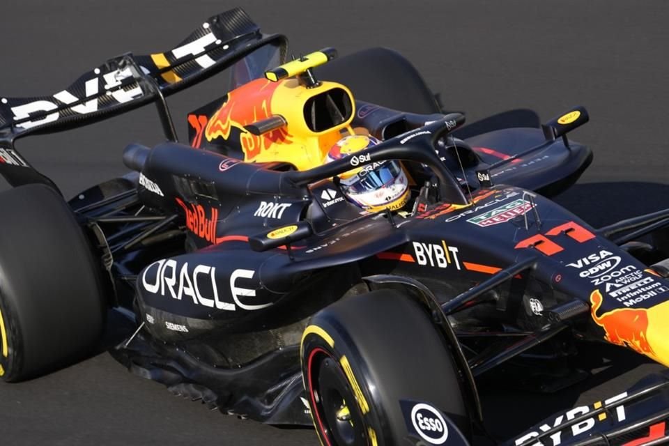 Desde el inicio de la temporada, Sergio Pérez acarreaba algunos problemas con el auto de Red Bull, mismos que ya alcanzaron a Max Verstappen.