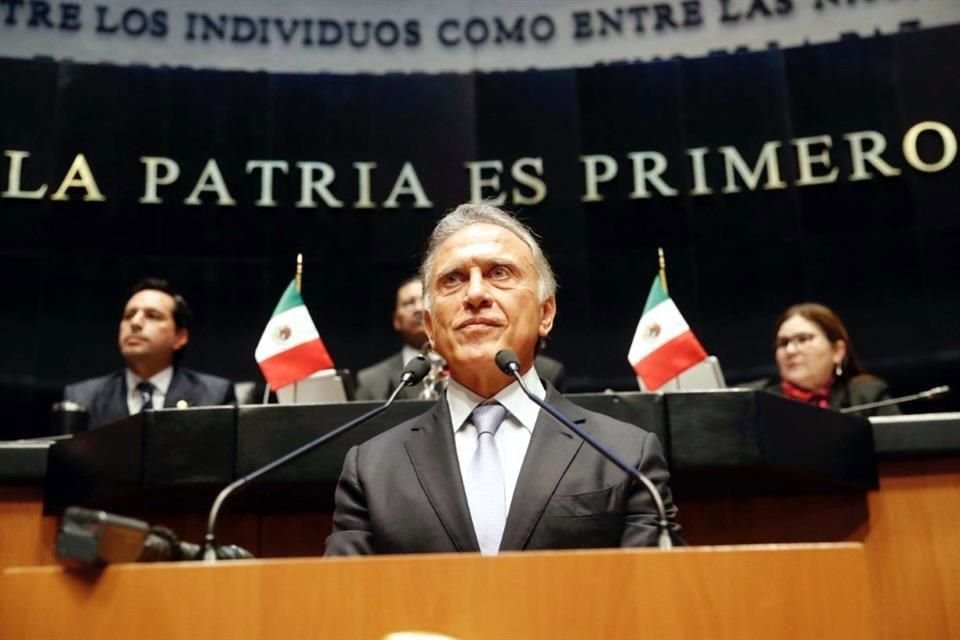 'Te puedo decir que nadie nos ha amagado y obligado a nada', afirmó Yunes.