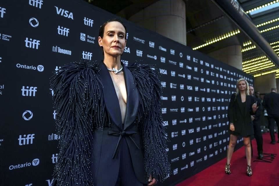 En otro evento del TIFF, la actriz Sarah Paulson (en foto), de 49 años, presentó este jueves su nueva película de suspenso, 'Hold Your Breath'.