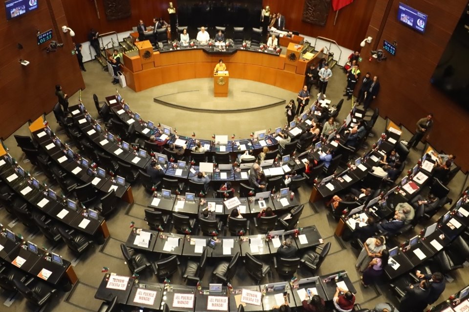 Senadores de Morena y aliados declararon constitucionalidad de la reforma judicial, con ausencia de legisladores de Oposición en el Pleno; la remiten a San Lázaro.