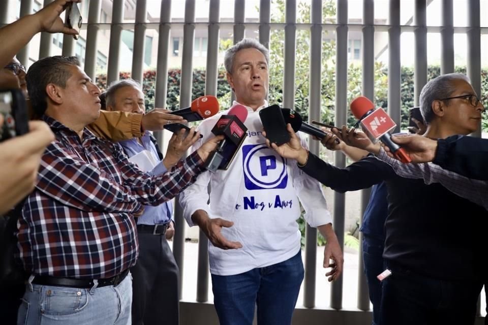 La protesta fue encabezada por Manuel Gómez Morín, nieto del fundador de Acción Nacional.