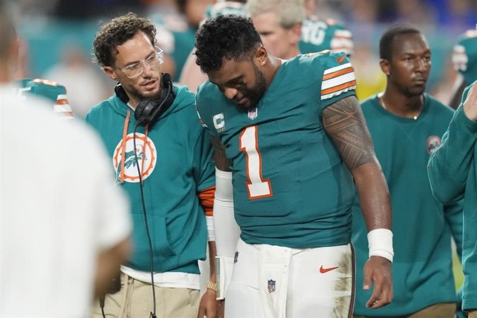 Luego de sufrir su tercera conmoción cerebral, lo mejor es el retiro para el QB de Dolphins, Tua Tagovailoa, consideró Antonio Pierce.