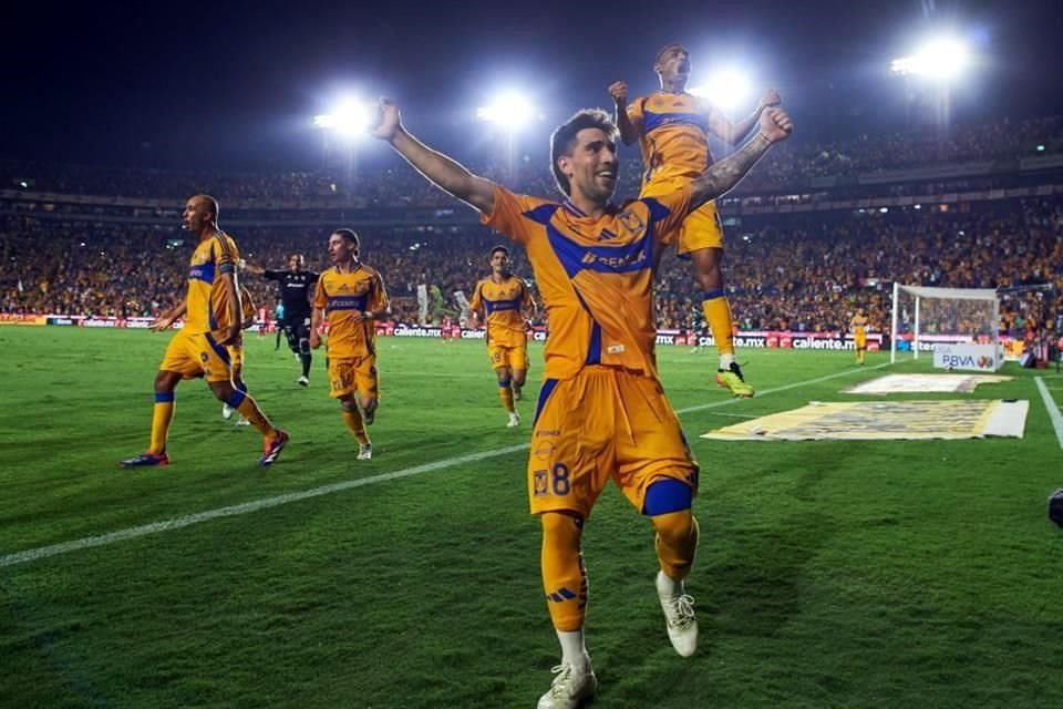 Gorriarán anotó al final y Tigres derrotó al San Luis para trepar a la cima.