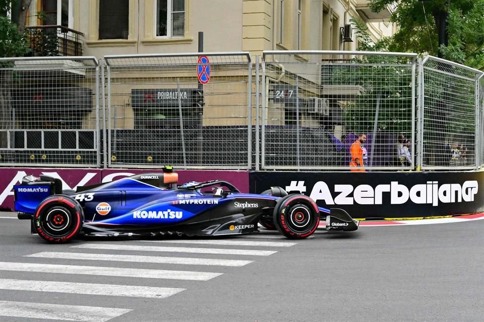 Franco Colapinto se metió hasta la Q3 en Bakú.