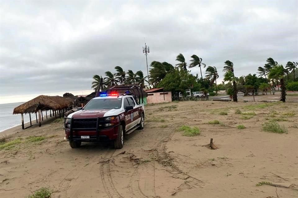 Hasta el momento no reportan fuertes daños.