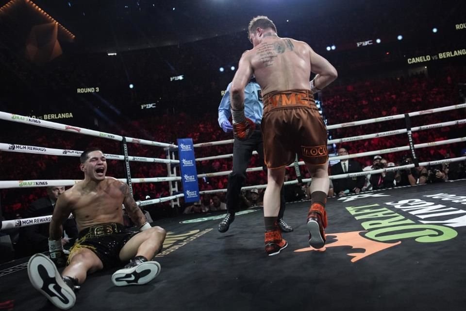 Saúl 'Canelo' Álvarez mandó a la lona a Edgar Berlanga.