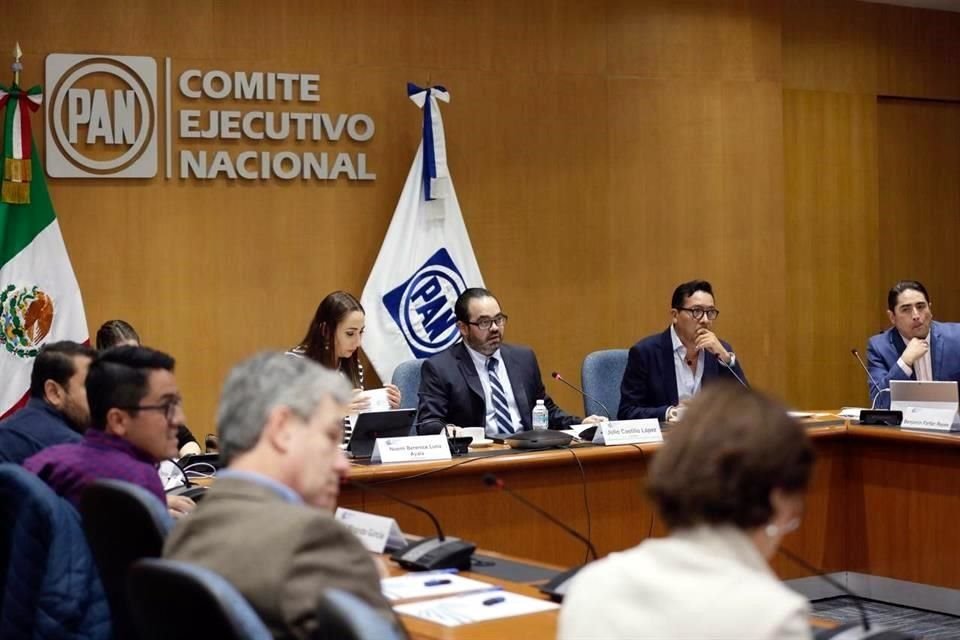 La comisión encargada de levantar una encuesta entre militantes fue creada tras los resultados electorales del 2 de junio pasado.