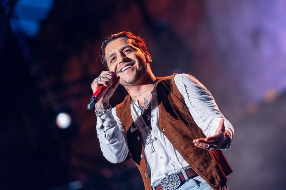 Christian Nodal arremetió contra los críticos que lo cuestionaron por no felicitar a su hija Inti, contrario al festejo que le dedicó Cazzu.