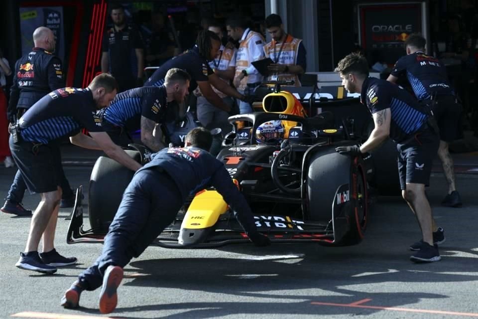 A Red Bull le salió muy caro el Gran Premio de Azerbaiyán al perder la cima del Campeonato de Constructores.