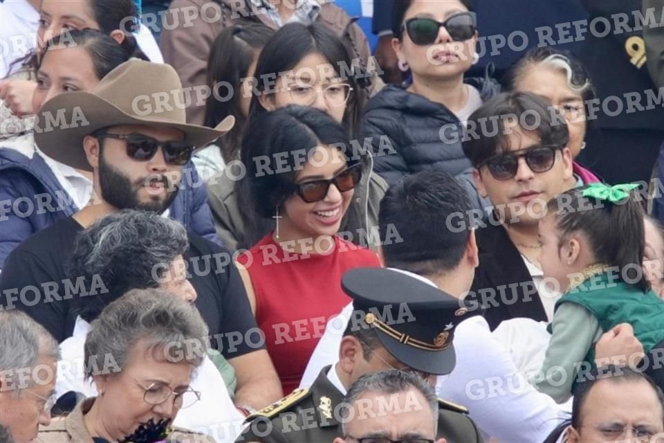 Ángela Aguilar y Christian Nodal fueron captados en el Zócalo.