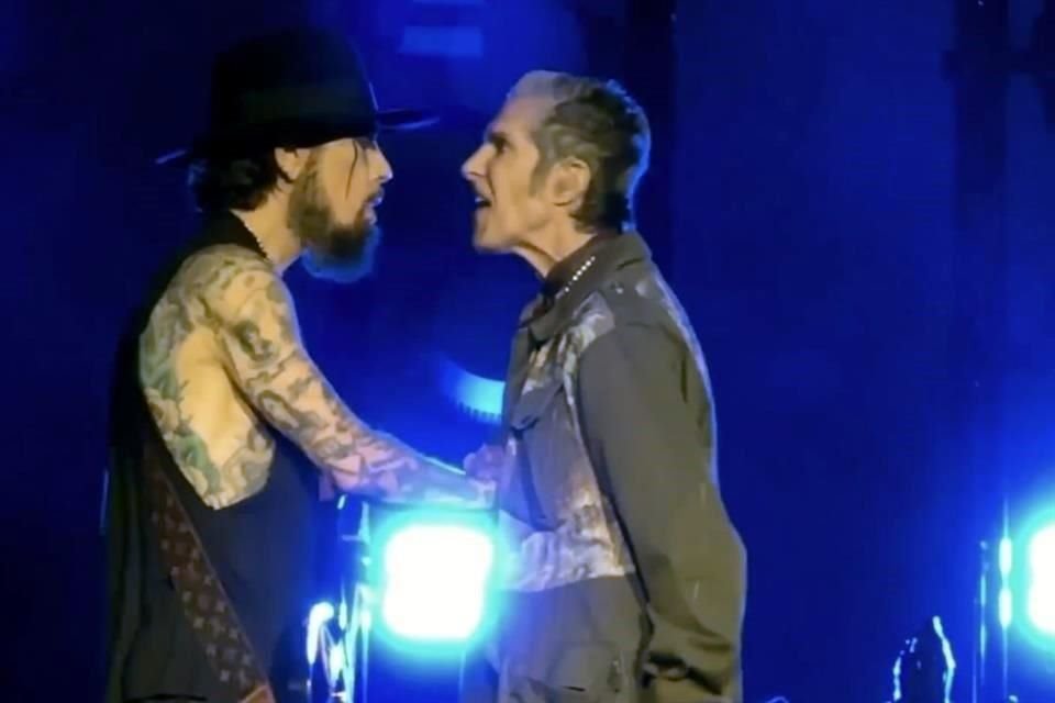 Luego de que dos miembros de Jane's Addiction casi se agarraran a golpes en el escenario, la banda decidió cancelar el resto de su gira.