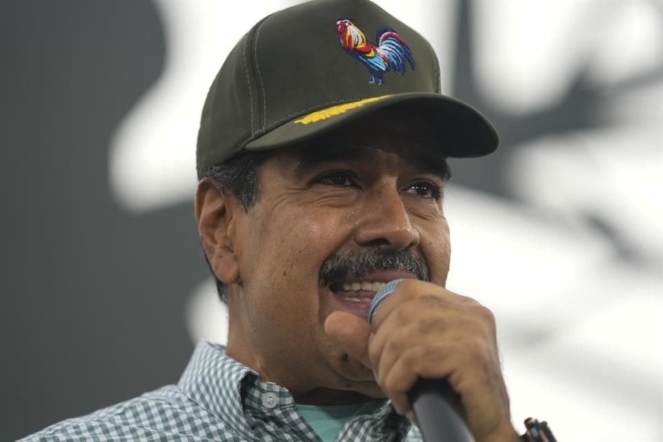 El Presidente Nicolás Maduro habla con jóvenes en Caracas, Venezuela, el 12 de septiembre del 2024.