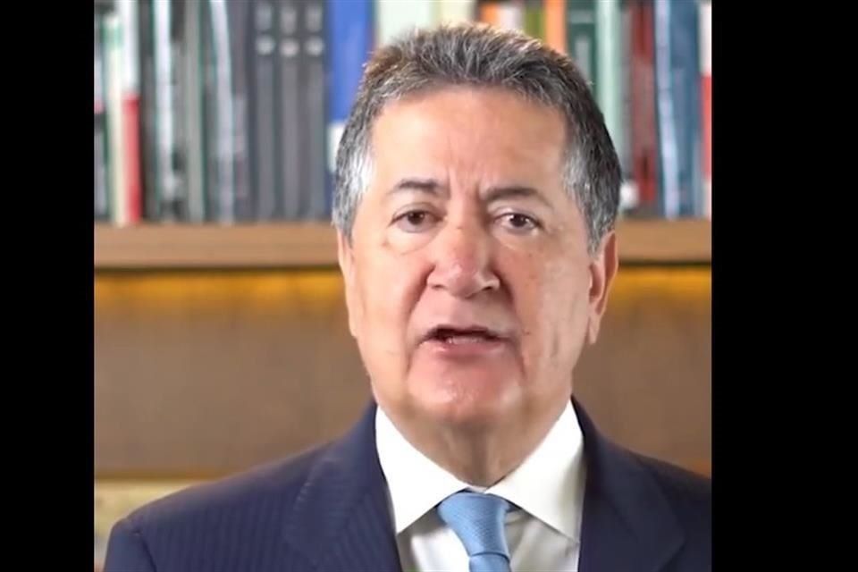 Víctor Oléa, presidente de la Barra Mexicana, Colegio de Abogados, alertó sobre los riesgos de politización del poder judicial.