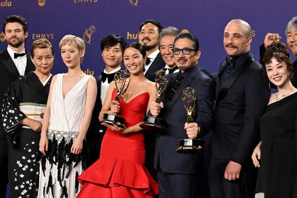 El drama japonés 'Shogun' rompió récords en la entrega 76 de los Emmy.