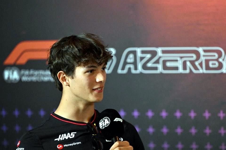 Oliver Bearman corrió en el GP de Azerbaiyán para Haas.