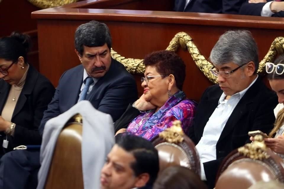 Los senadores Javier Corral y Ernestina Godoy acudieron al Informe.