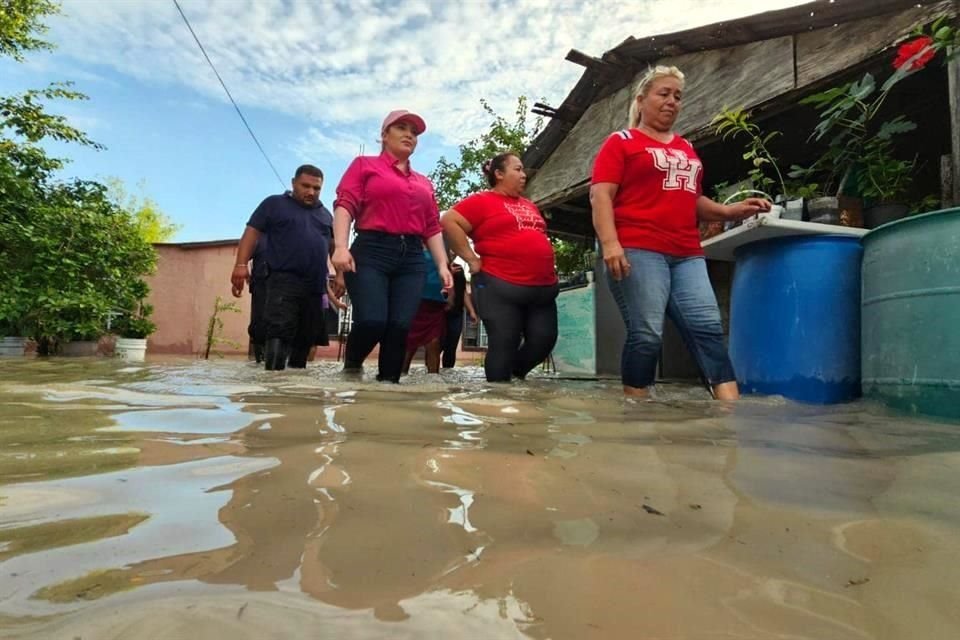 Al menos tres comunidades rurales de San Fernando se encuentran bajo el agua.